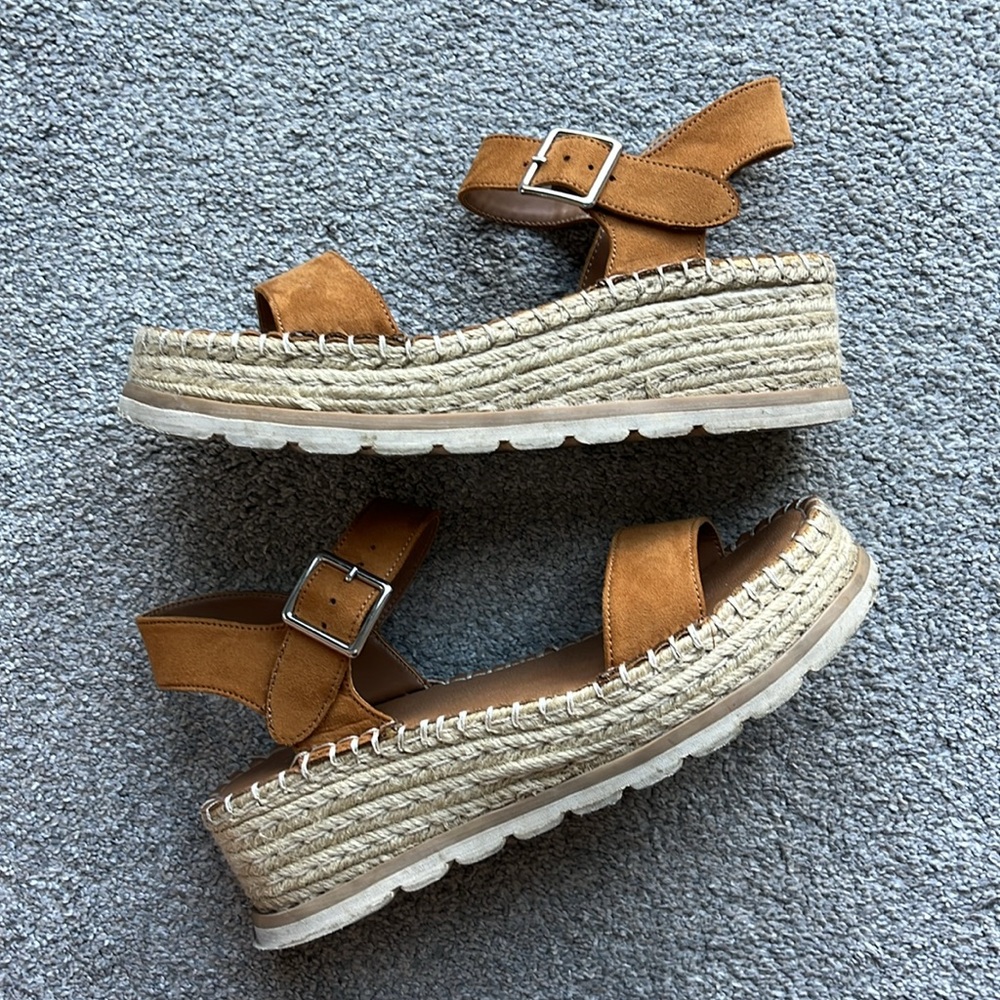 Universal Thread Tan Espadrilles